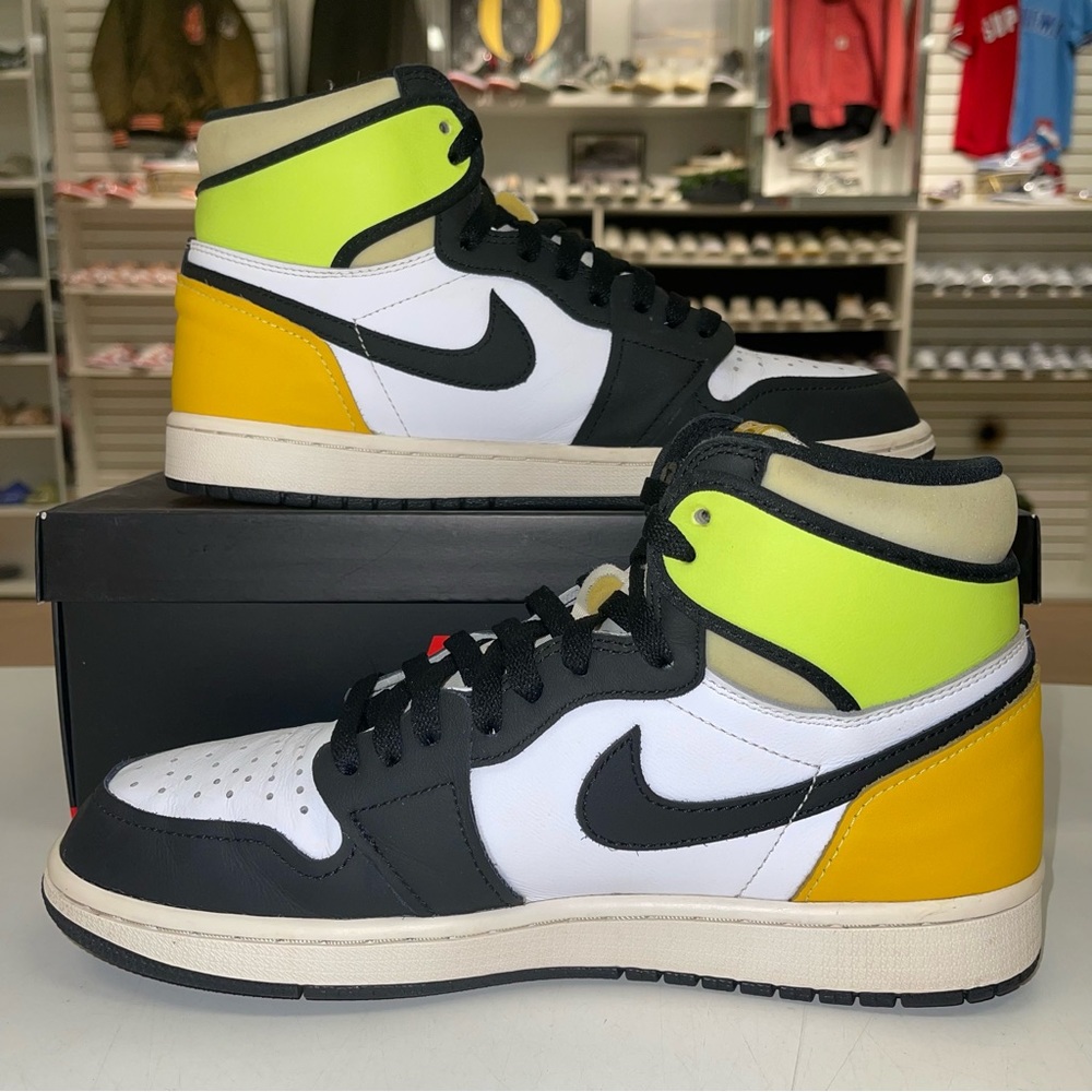 Size 10 - Air Jordan 1 High ‘Volt Gold’ - WORN WITH ORIGINAL BOX - Picture 2 of 6